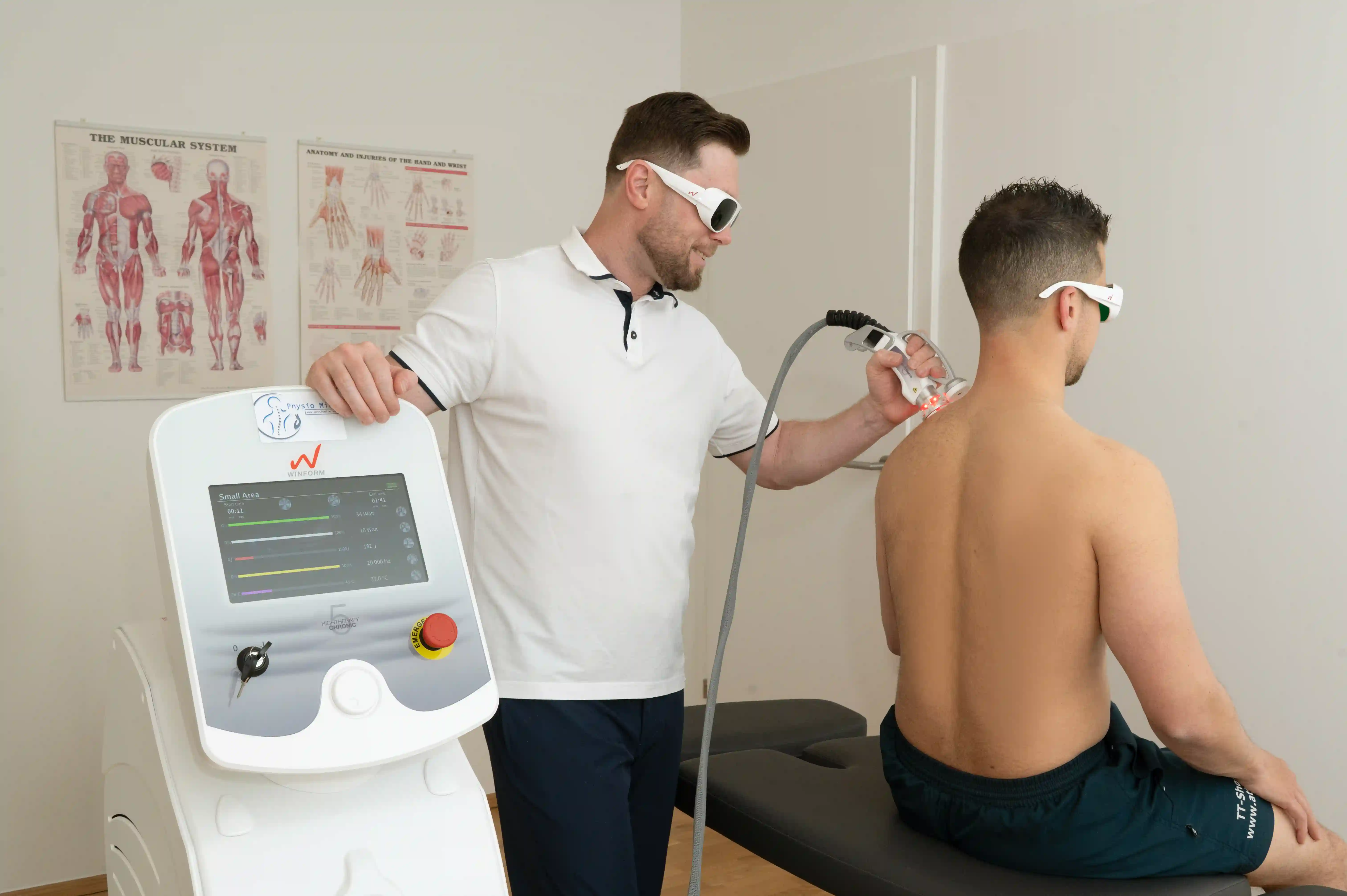 Hochfrequenzlaser-Anwendung im Nackenbereich